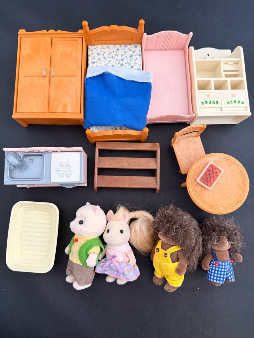 Sylvanian Families Calico Critters animals and furniture lot